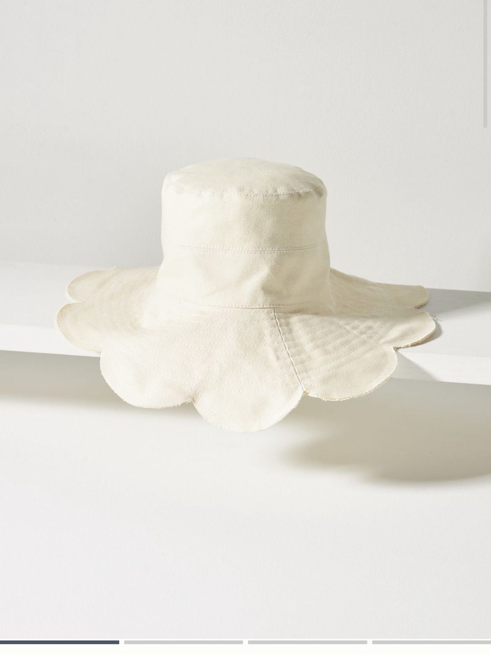Anthropologie Floral Scalloped Canvas Bucket Hat / Sun Hat